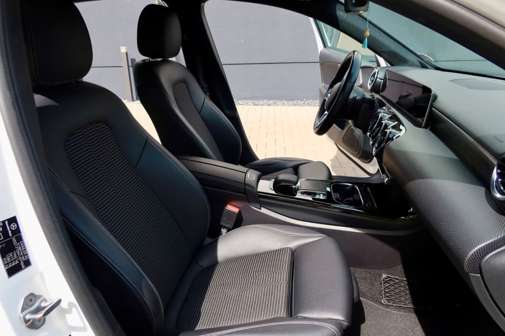 Detalle Mercedes-Benz A 220 4MATIC DCT importado desde Alemania
